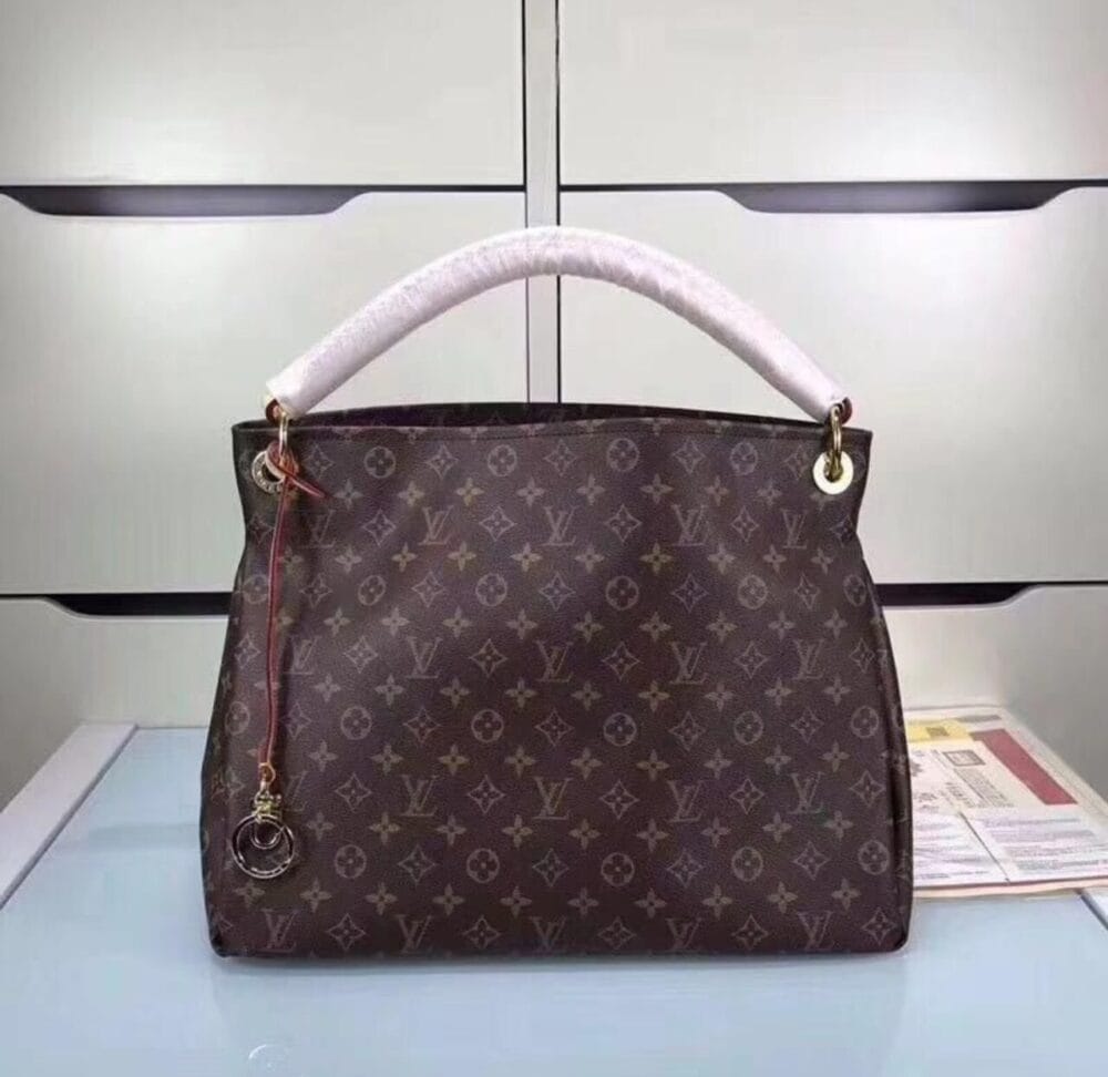 Louis Vuitton Monogram Artsy MM Shoulder Bag